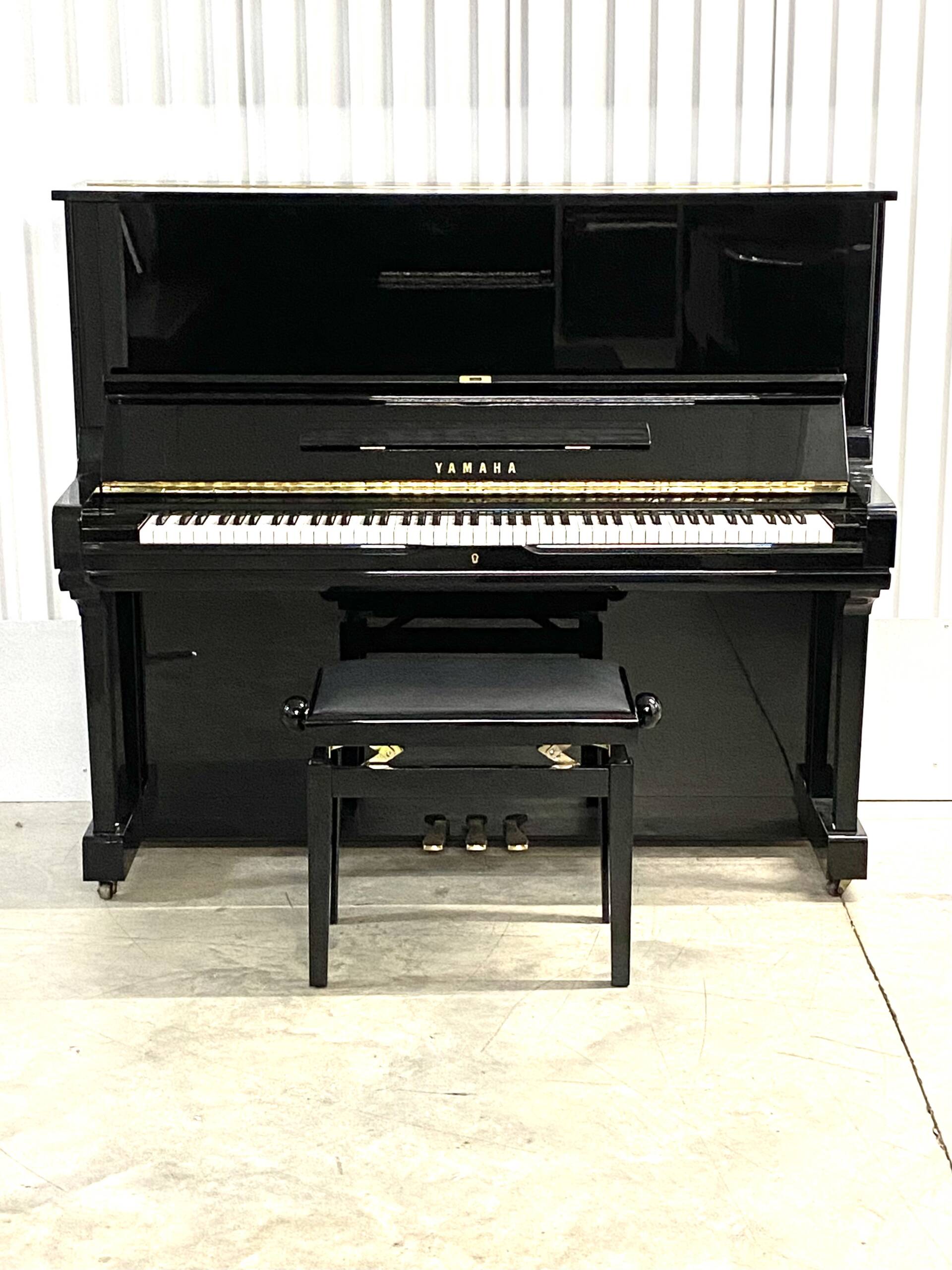 YAMAHA U3A. Gloss Black upright piano